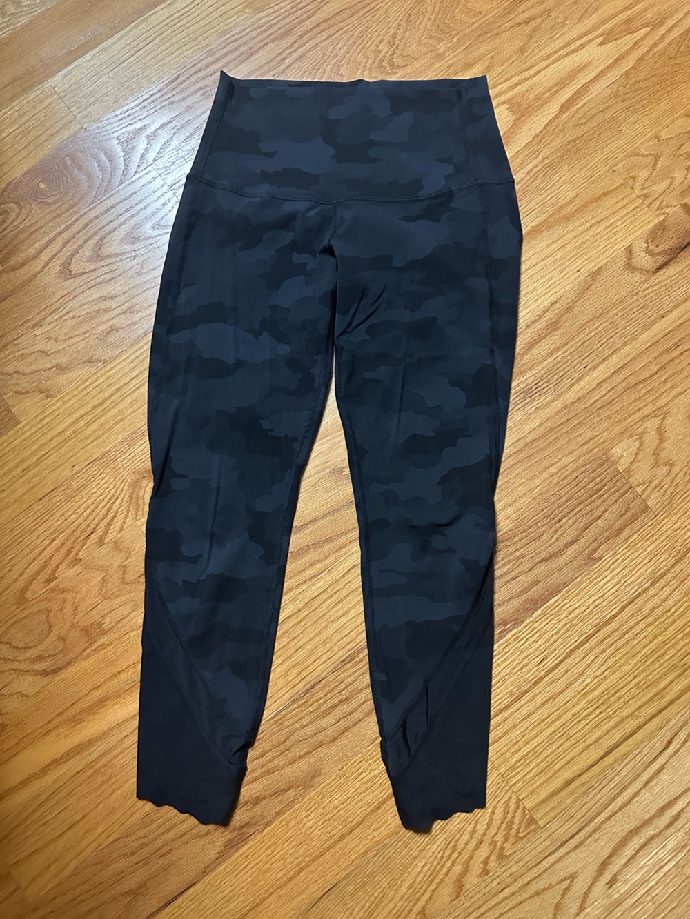Lululemon Pace Rival Crop Heritage Black Camo 22 inch